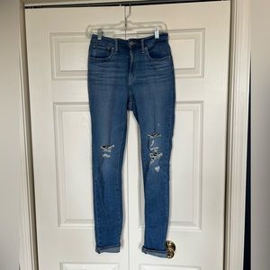 Women’s Distressed Levi Jeans Size 27 x 32